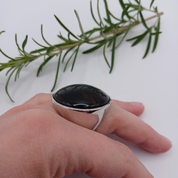 Lia Sofia Statement Ring - Picture 4 of 8